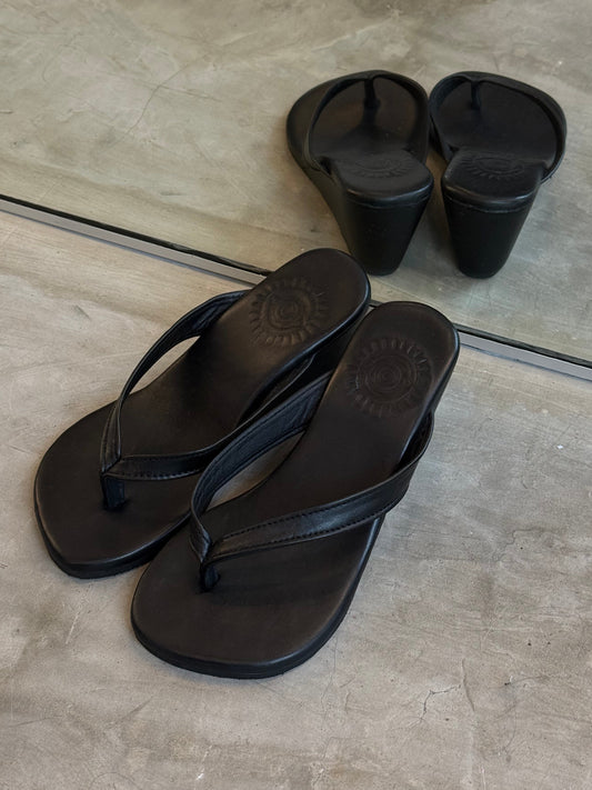 HEELED FLIP FLOPS