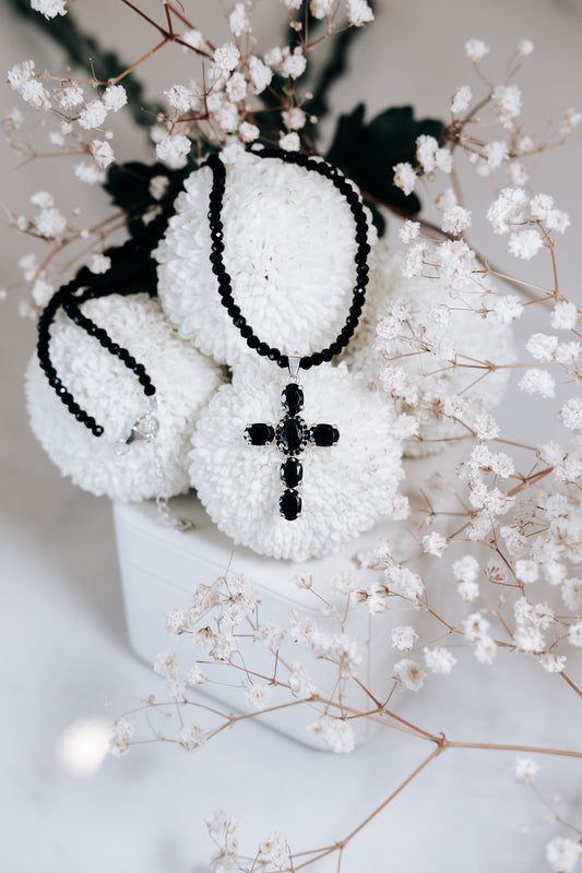 MIDNIGHT CROSS NECKLACE SPINEL