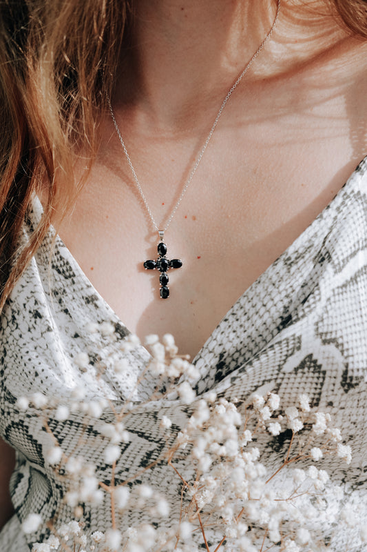CROSS NECKLACE SILVER CHAIN