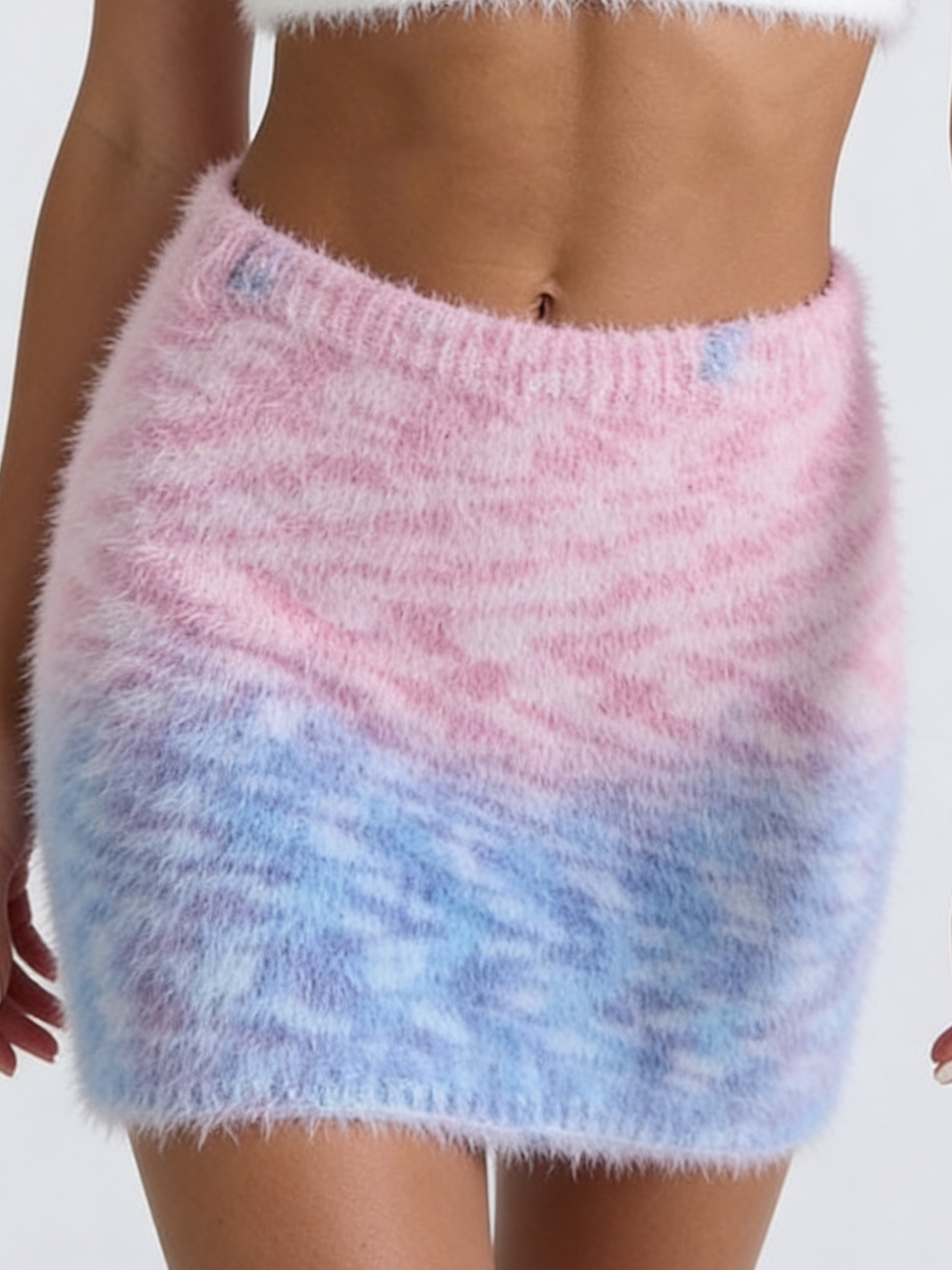 FLUFFY SKIRT