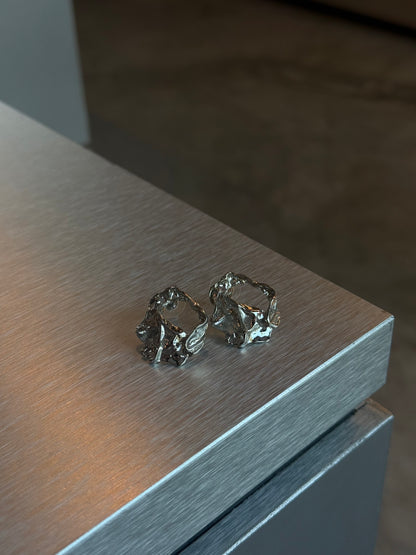 STUDE EARRING