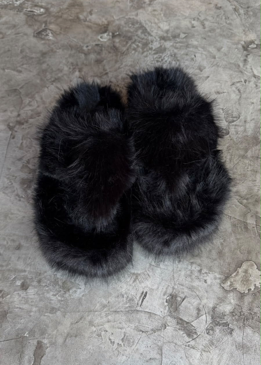 FLUFFY SHOES