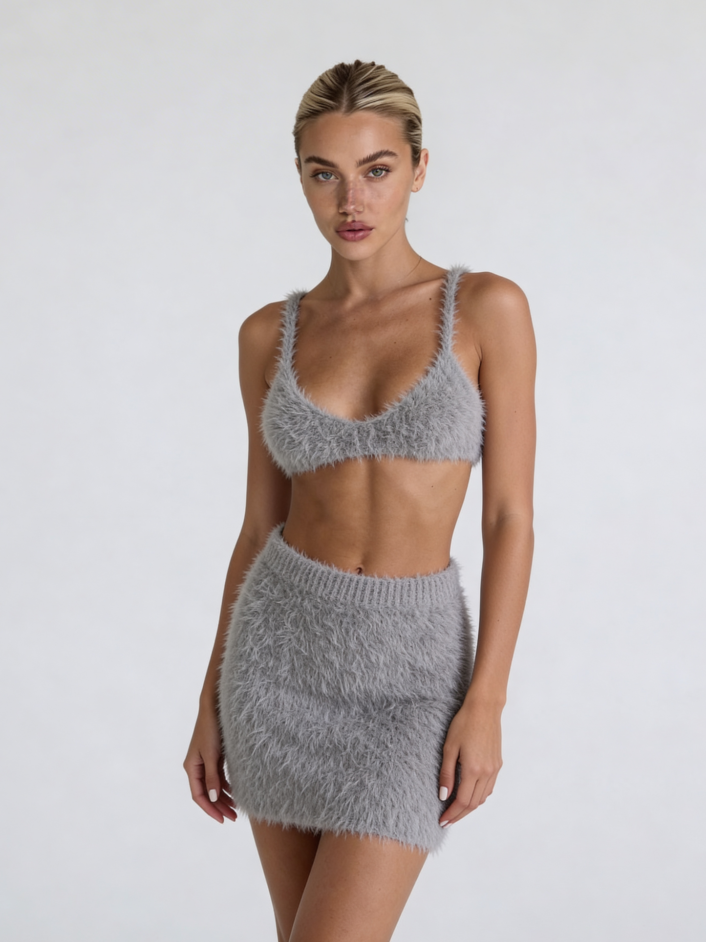 FLUFFY TOP