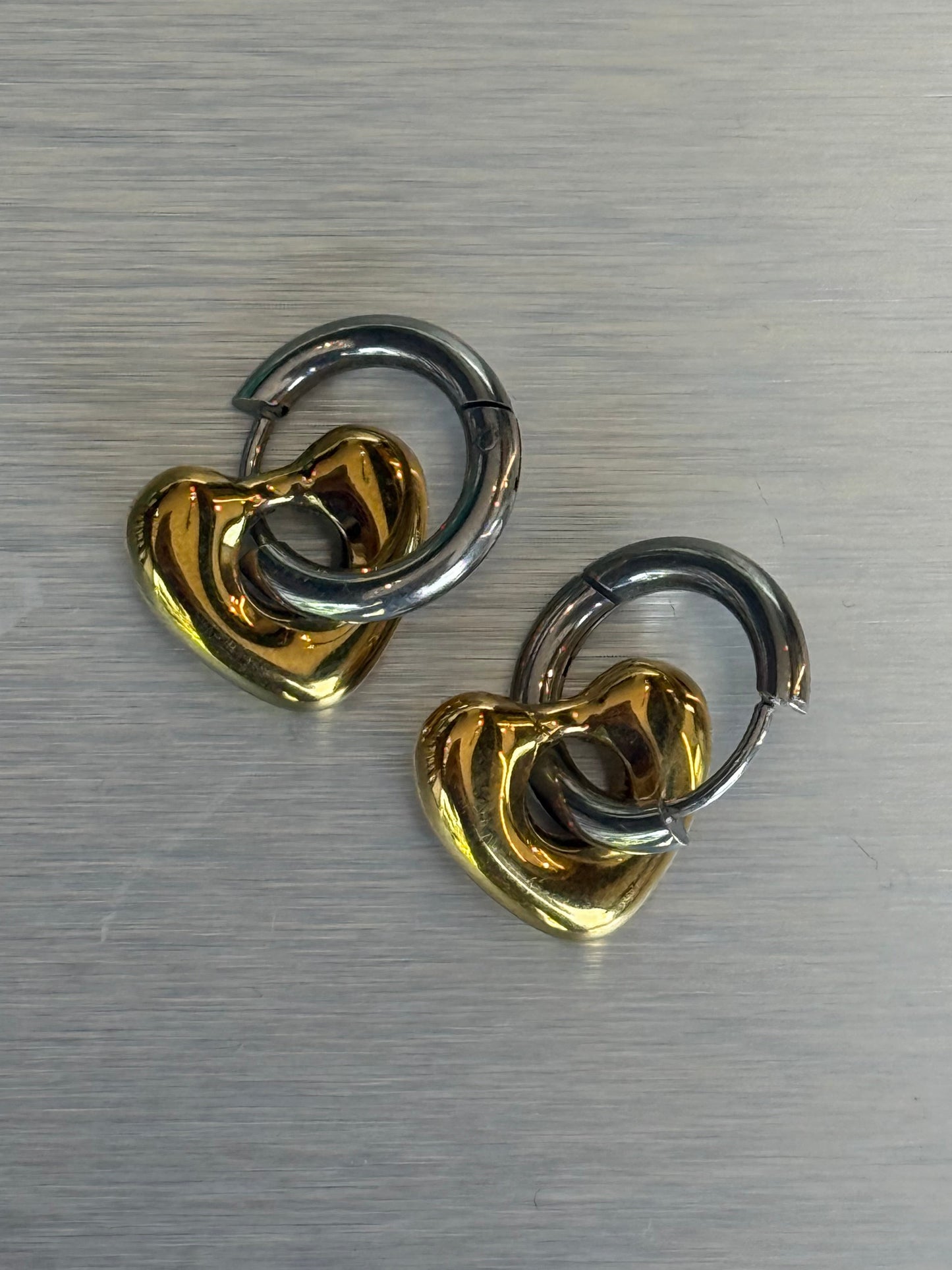 HUGGIES EARRING
