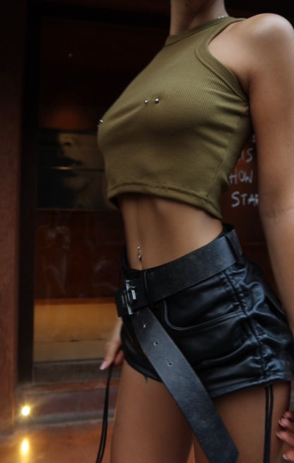 CROP TOP WITH PIERCING