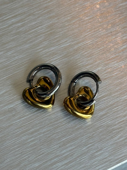 HUGGIES EARRING