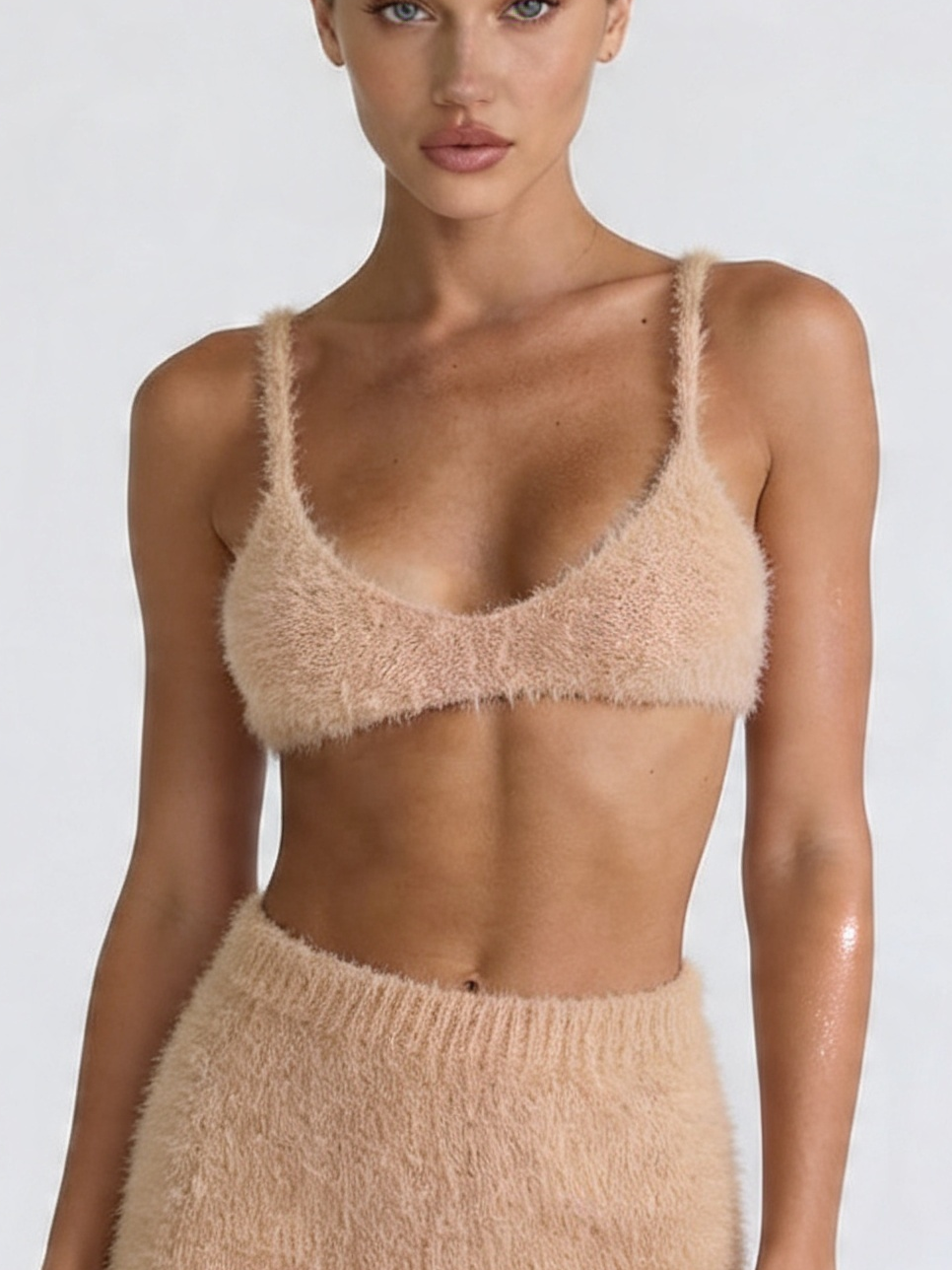 FLUFFY TOP