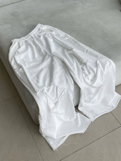 RIPPED PANTS NO ELASTIC BOTTOM