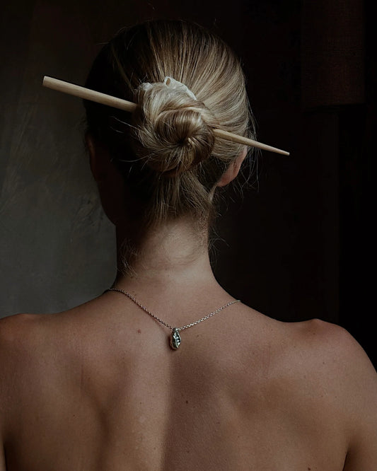 THE STONE NECKLACE