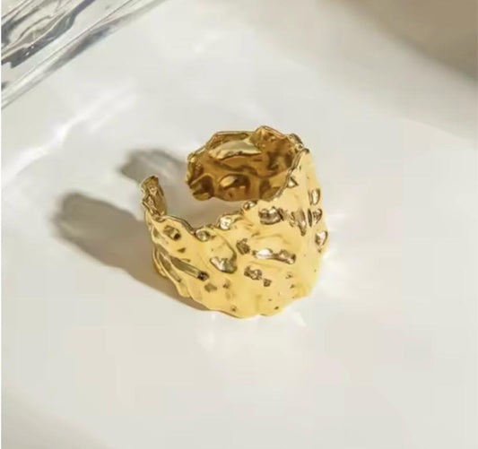 PIECE OF GOLD RING