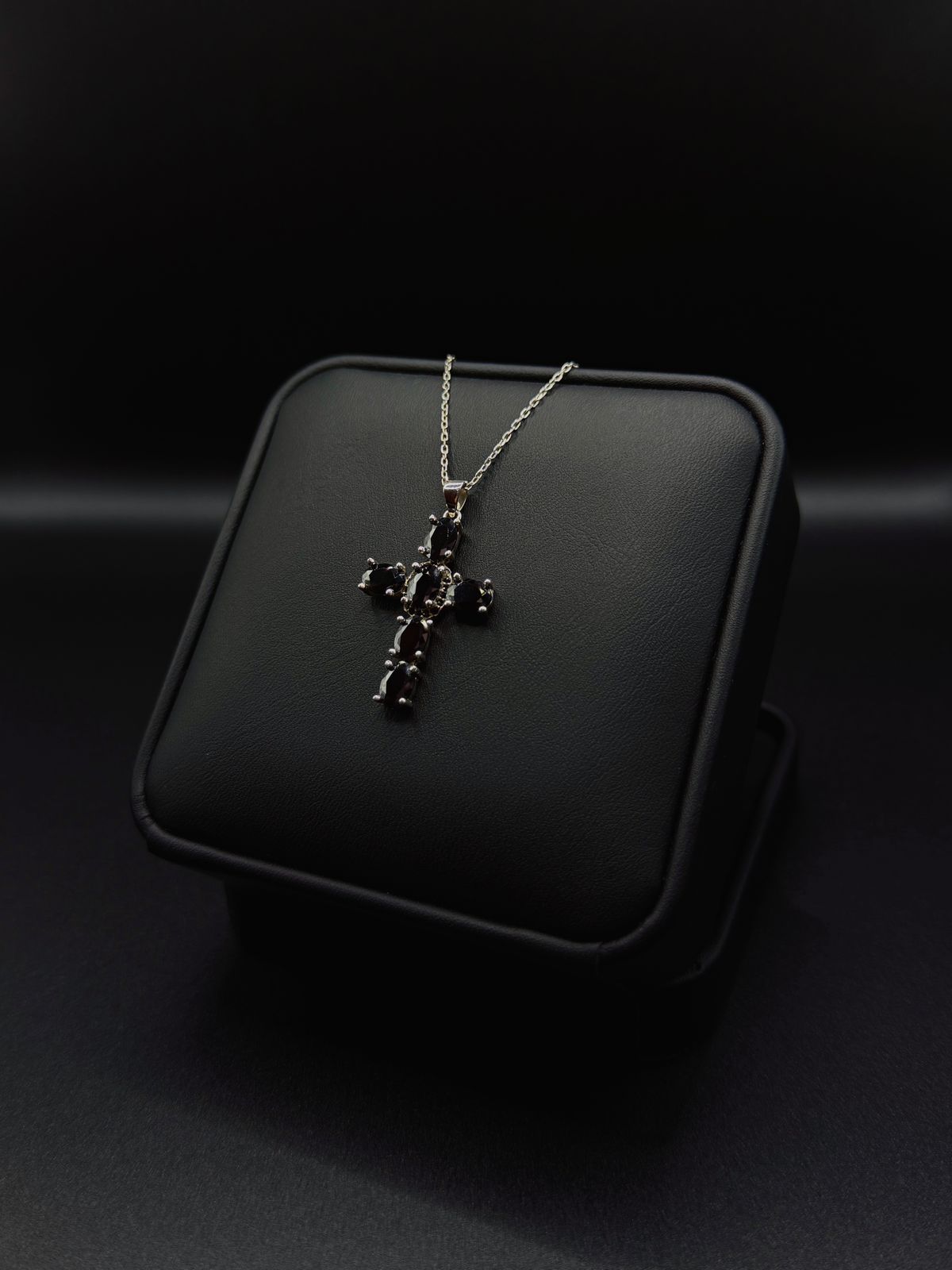 CROSS NECKLACE SILVER CHAIN