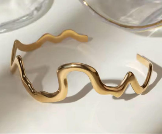GOLD WAVE BRACELET