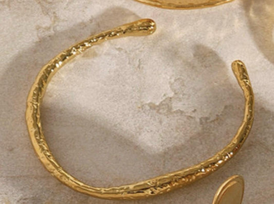 OPEN BAGEL SAND BRACELET