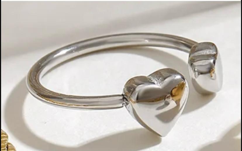 HEART RING
