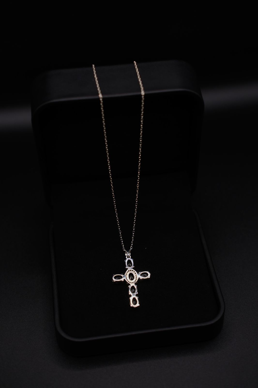 CROSS NECKLACE SILVER CHAIN
