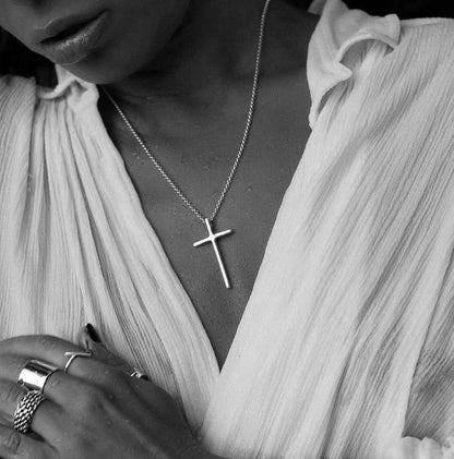 ANIMA CROSS NECKLACE
