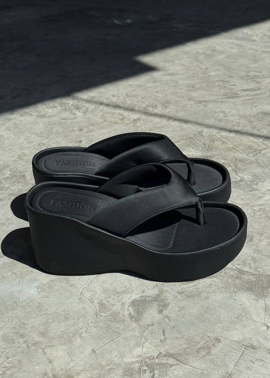 PLATFORM FLIP FLOP