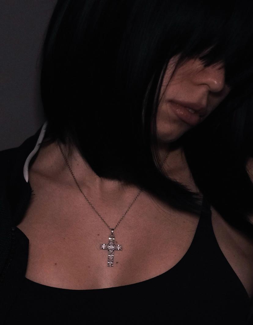LUMEN CROSS NECKLACE