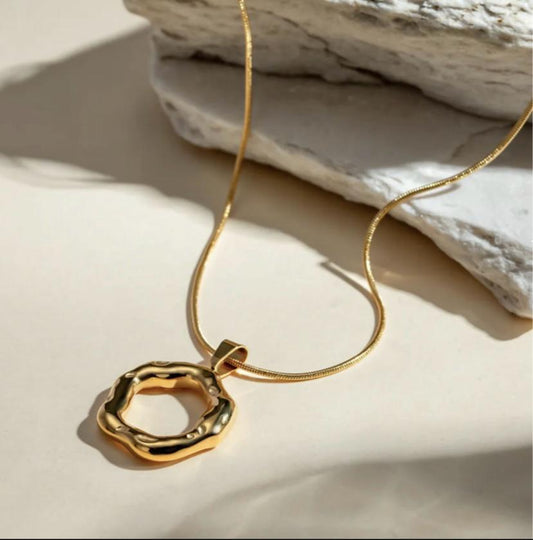 CIRCLE NECKLACE