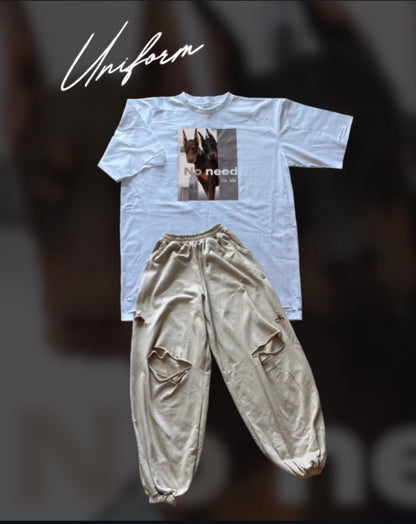 RIPPED PANTS WITH ELASTIC BOTTOM