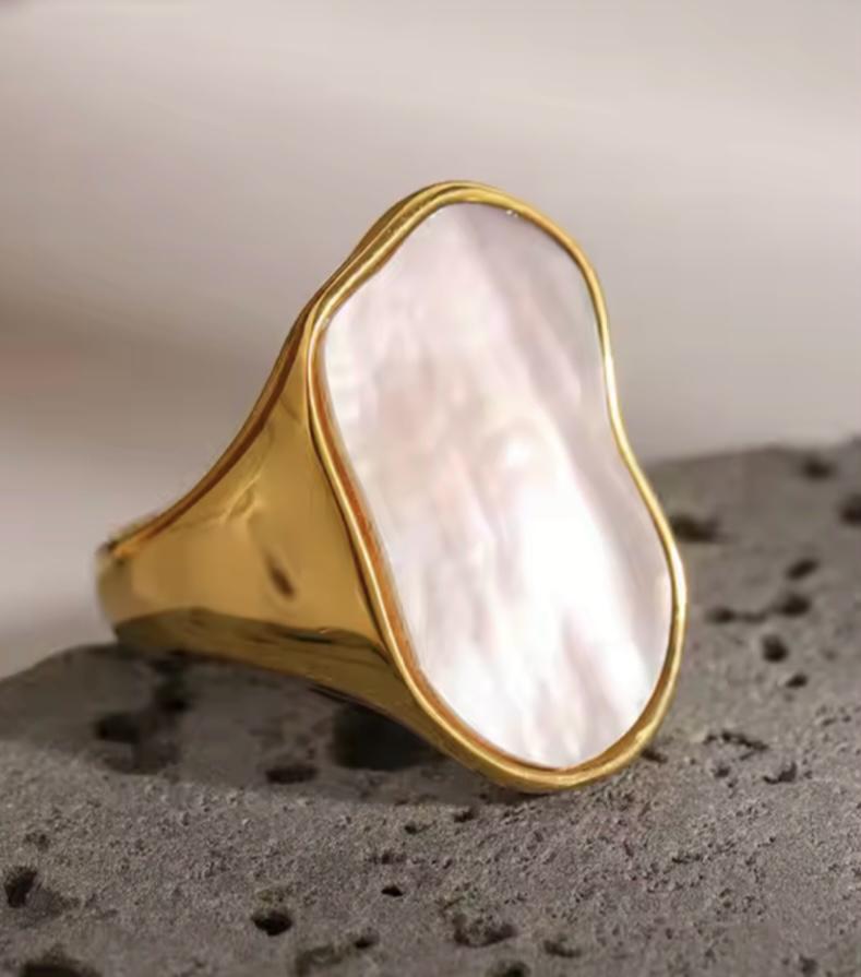 BIG SHELL RING