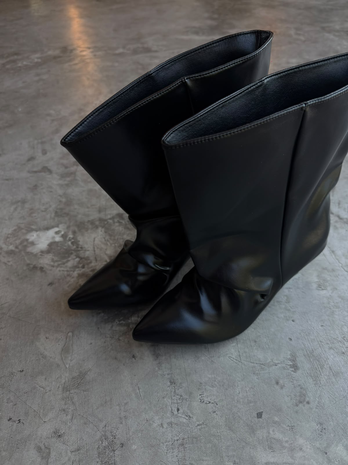SHORT BOOTS